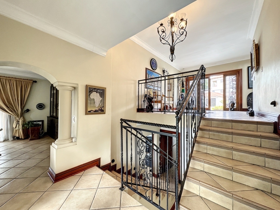 7 Bedroom Property for Sale in Waterkloof Ridge Gauteng