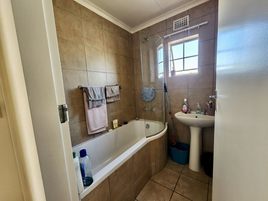 3 Bedroom Property for Sale in Thatch Hill Estate Gauteng