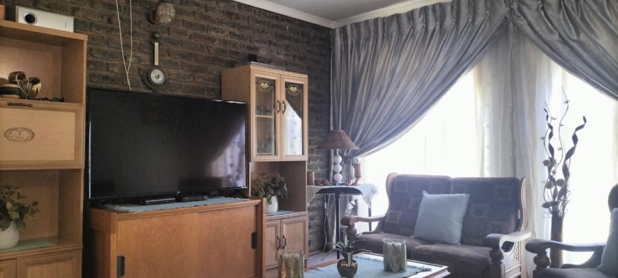 3 Bedroom Property for Sale in Helikonpark Gauteng