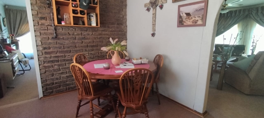 3 Bedroom Property for Sale in Helikonpark Gauteng
