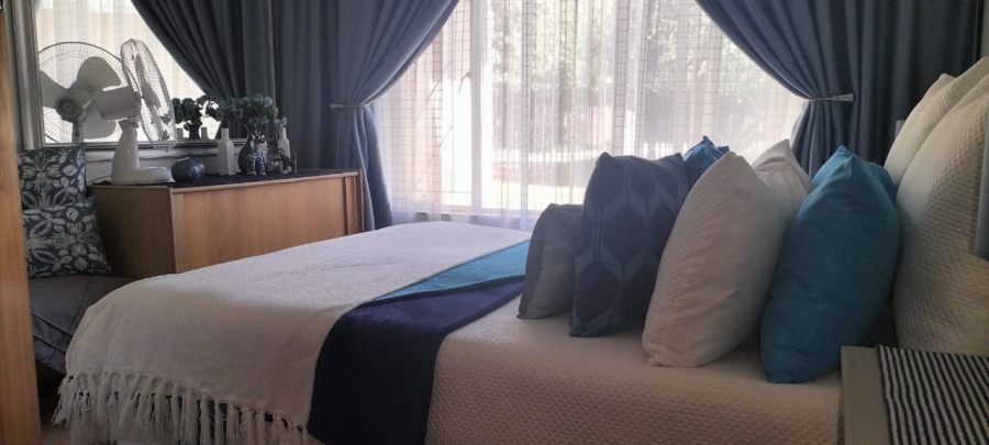 3 Bedroom Property for Sale in Helikonpark Gauteng