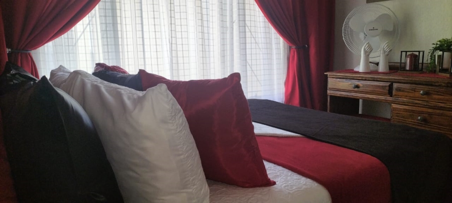 3 Bedroom Property for Sale in Helikonpark Gauteng