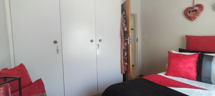 3 Bedroom Property for Sale in Helikonpark Gauteng