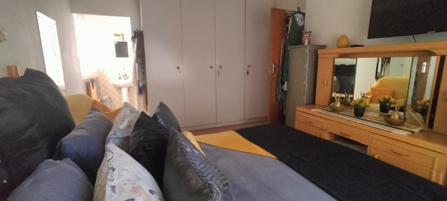 3 Bedroom Property for Sale in Helikonpark Gauteng