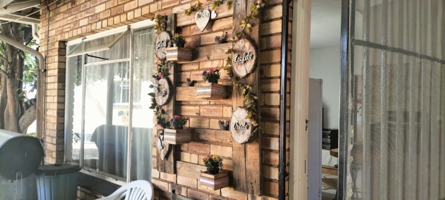 3 Bedroom Property for Sale in Helikonpark Gauteng