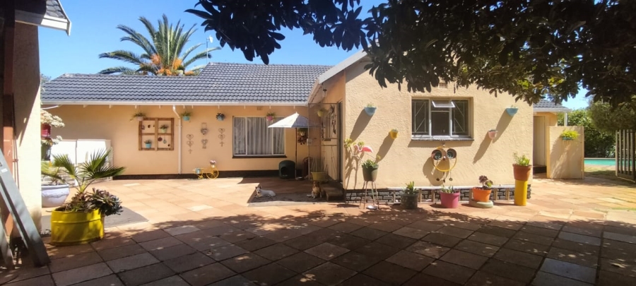 3 Bedroom Property for Sale in Helikonpark Gauteng
