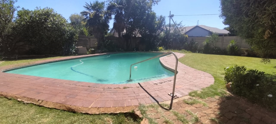 3 Bedroom Property for Sale in Helikonpark Gauteng