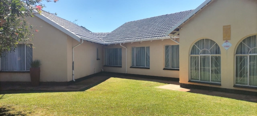 3 Bedroom Property for Sale in Helikonpark Gauteng