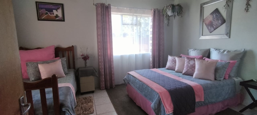 3 Bedroom Property for Sale in Helikonpark Gauteng