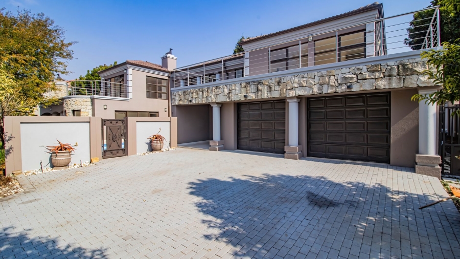 5 Bedroom Property for Sale in Aspen Hills Gauteng