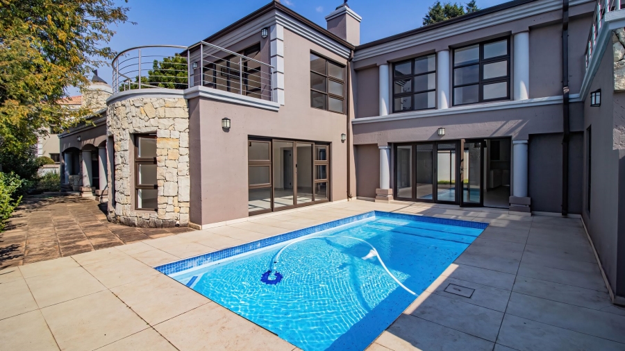 5 Bedroom Property for Sale in Aspen Hills Gauteng