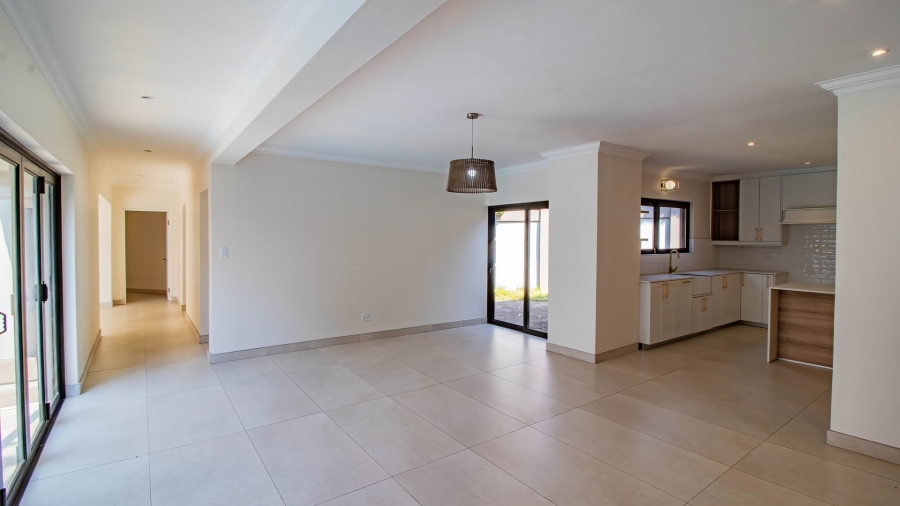 5 Bedroom Property for Sale in Aspen Hills Gauteng