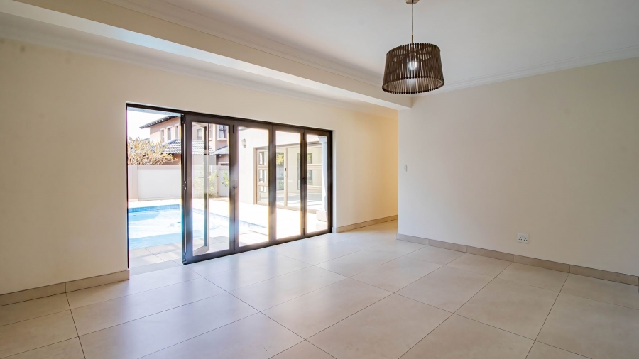 5 Bedroom Property for Sale in Aspen Hills Gauteng