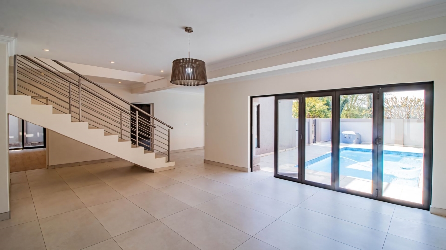 5 Bedroom Property for Sale in Aspen Hills Gauteng