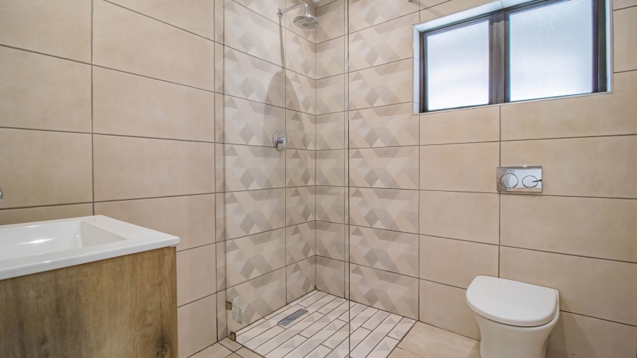5 Bedroom Property for Sale in Aspen Hills Gauteng