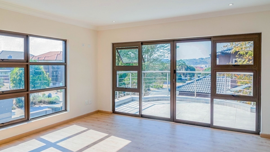 5 Bedroom Property for Sale in Aspen Hills Gauteng