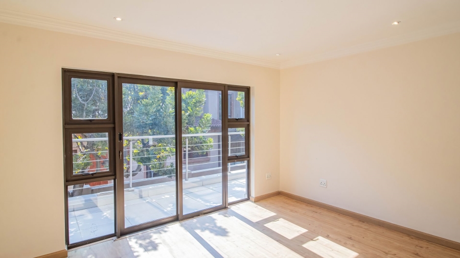 5 Bedroom Property for Sale in Aspen Hills Gauteng