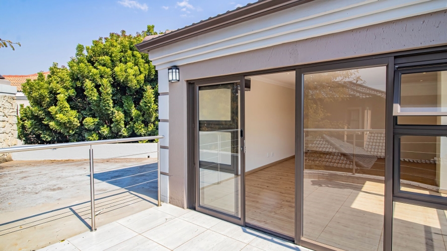5 Bedroom Property for Sale in Aspen Hills Gauteng