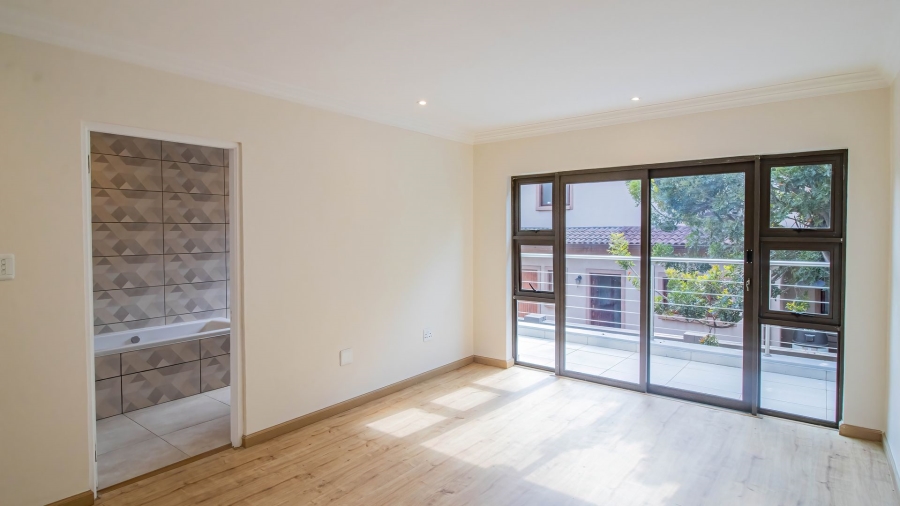 5 Bedroom Property for Sale in Aspen Hills Gauteng