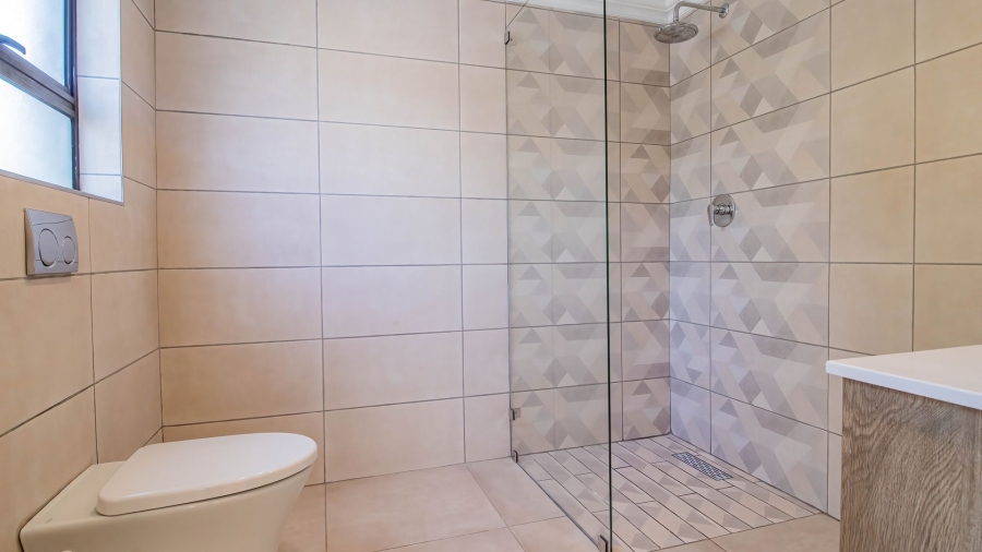 5 Bedroom Property for Sale in Aspen Hills Gauteng