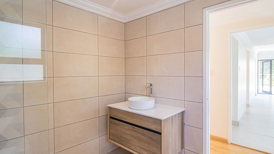 5 Bedroom Property for Sale in Aspen Hills Gauteng