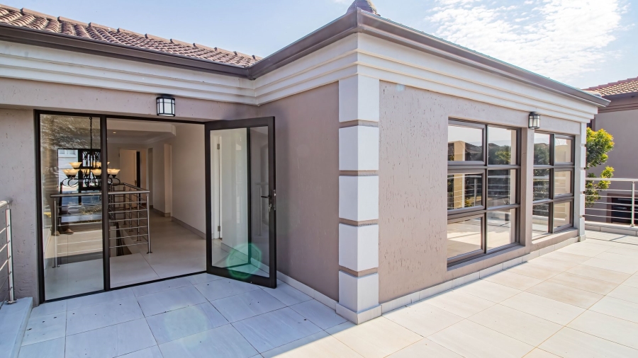 5 Bedroom Property for Sale in Aspen Hills Gauteng