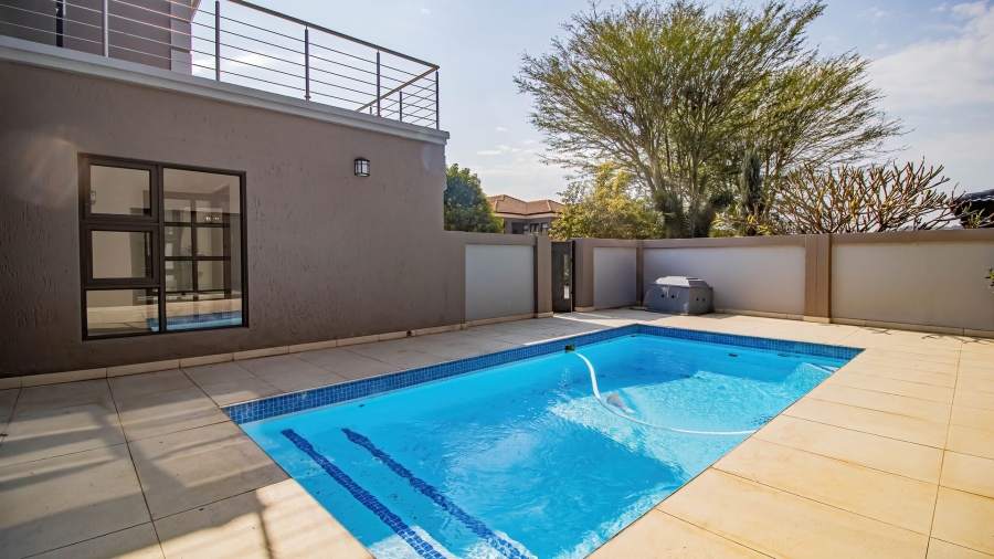 5 Bedroom Property for Sale in Aspen Hills Gauteng