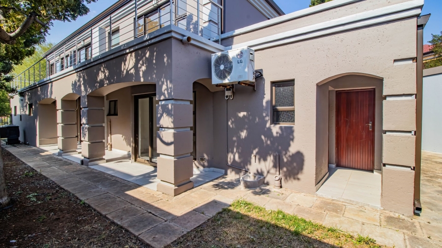 5 Bedroom Property for Sale in Aspen Hills Gauteng