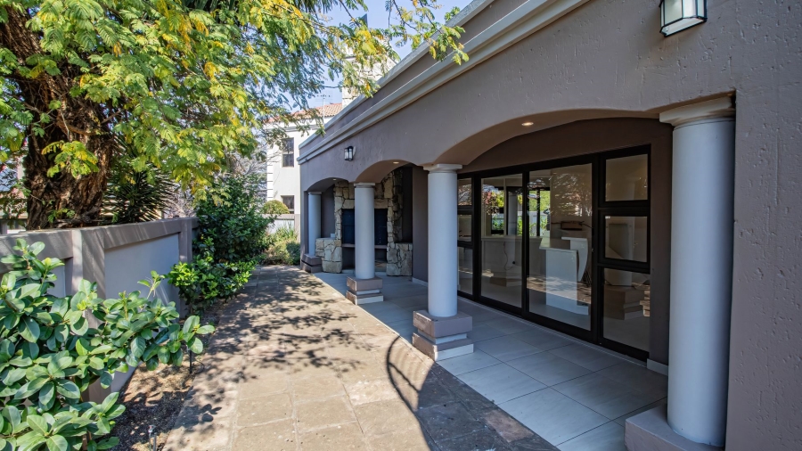 5 Bedroom Property for Sale in Aspen Hills Gauteng