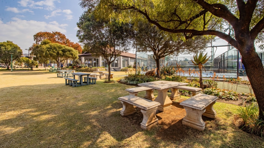 5 Bedroom Property for Sale in Aspen Hills Gauteng
