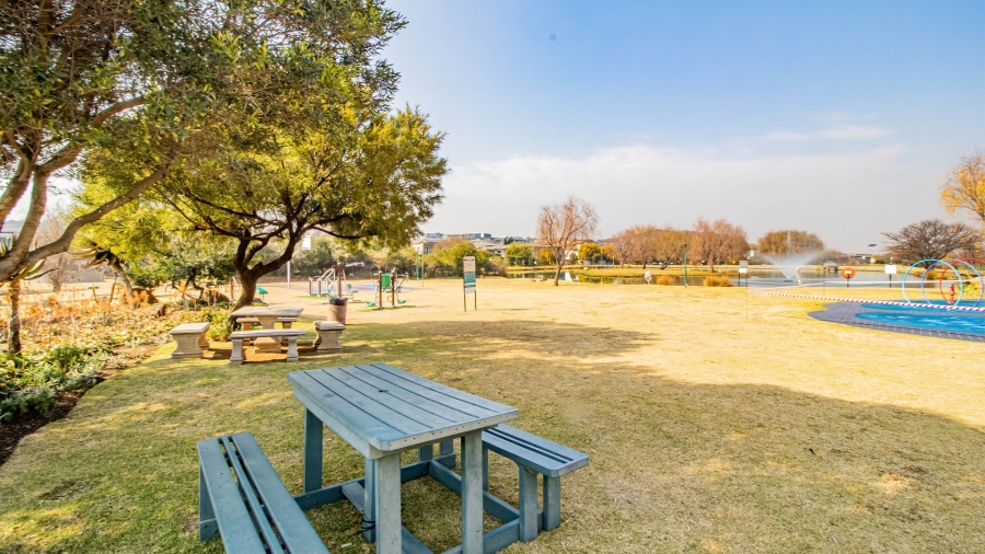 5 Bedroom Property for Sale in Aspen Hills Gauteng