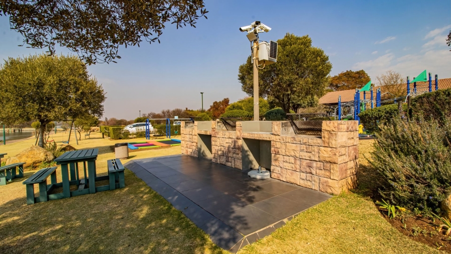 5 Bedroom Property for Sale in Aspen Hills Gauteng