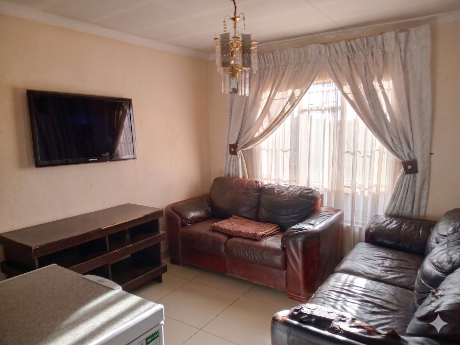 2 Bedroom Property for Sale in Lakeside Gauteng