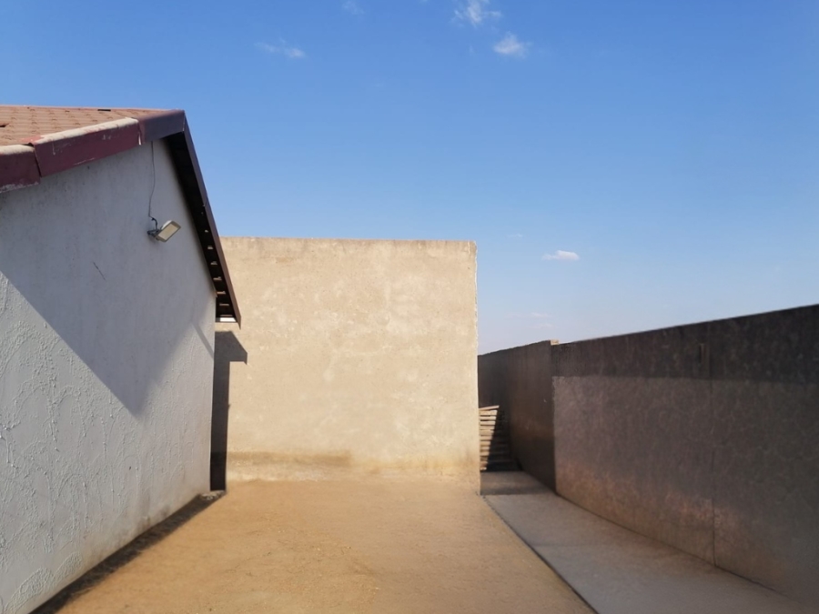 2 Bedroom Property for Sale in Lakeside Gauteng