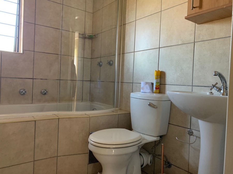 To Let 2 Bedroom Property for Rent in Olympus AH Gauteng