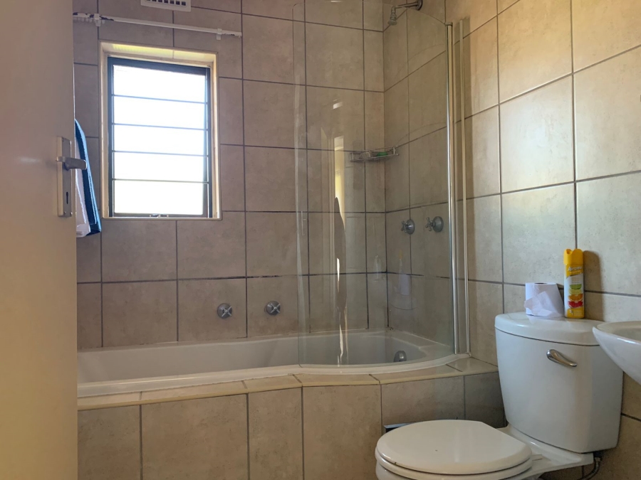 To Let 2 Bedroom Property for Rent in Olympus AH Gauteng