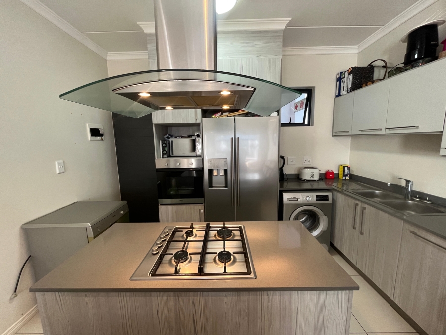 2 Bedroom Property for Sale in Erand Gardens Gauteng