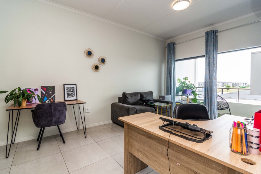 2 Bedroom Property for Sale in Erand Gardens Gauteng