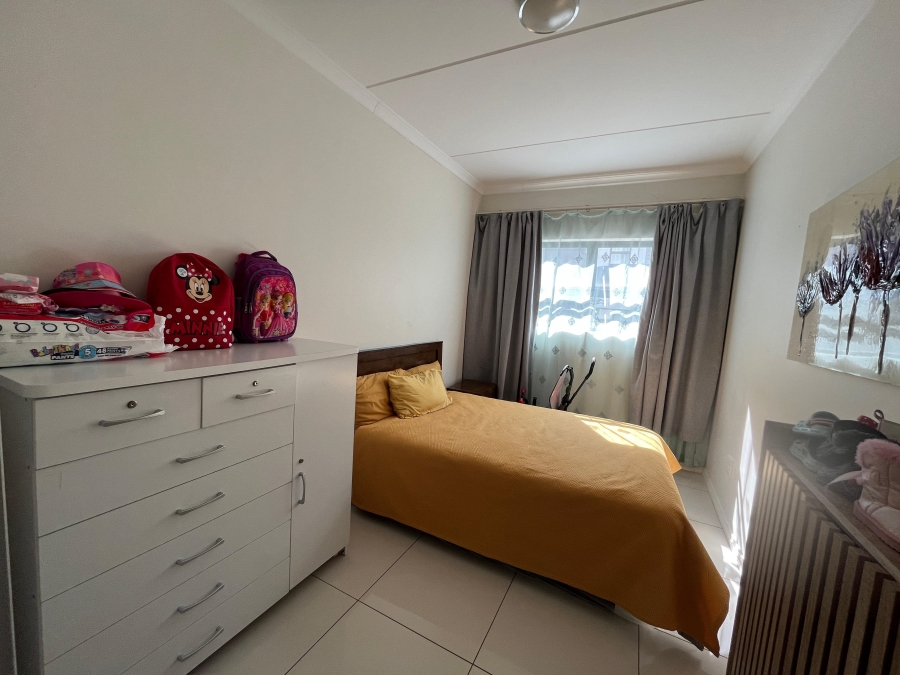 2 Bedroom Property for Sale in Erand Gardens Gauteng