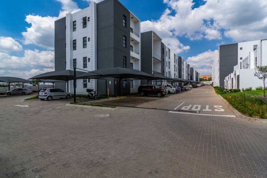 2 Bedroom Property for Sale in Erand Gardens Gauteng
