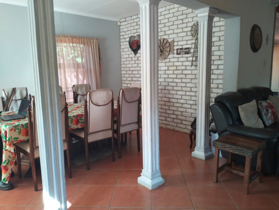4 Bedroom Property for Sale in Helikonpark Gauteng