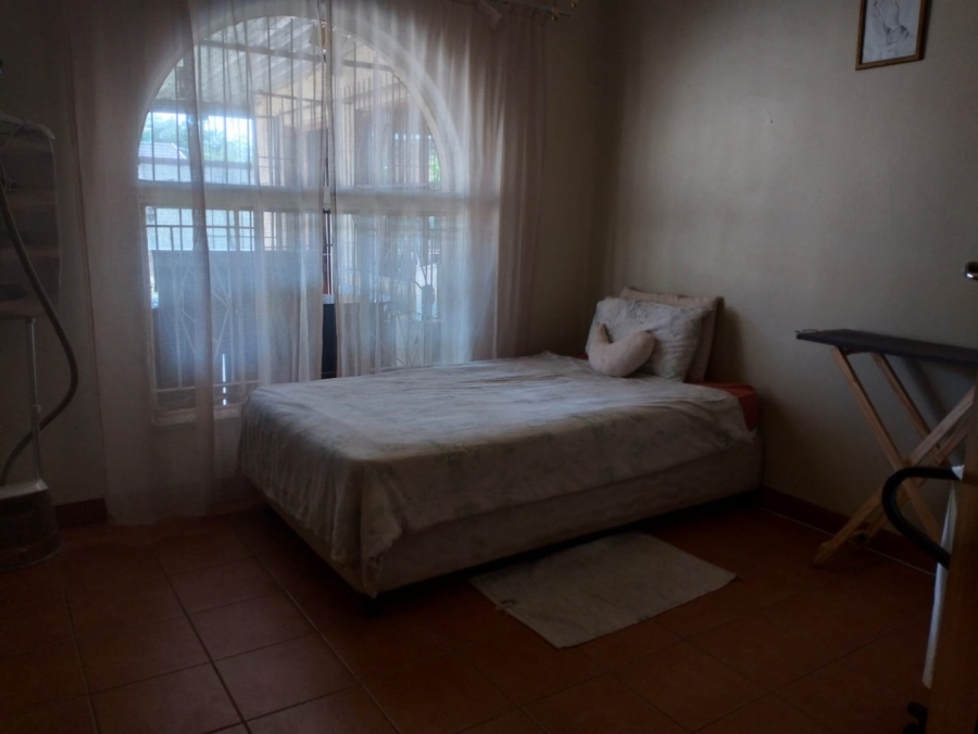 4 Bedroom Property for Sale in Helikonpark Gauteng