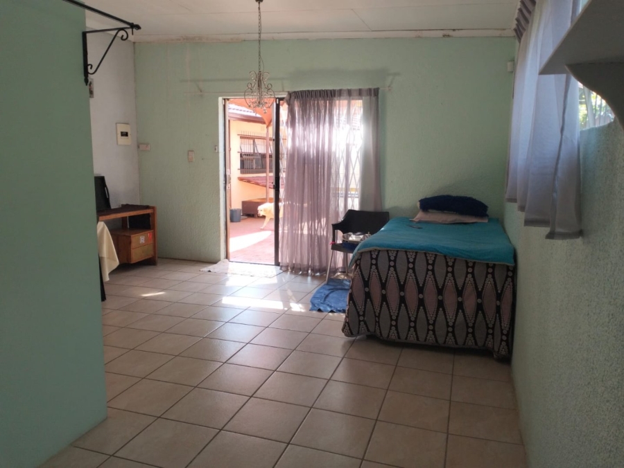 4 Bedroom Property for Sale in Helikonpark Gauteng