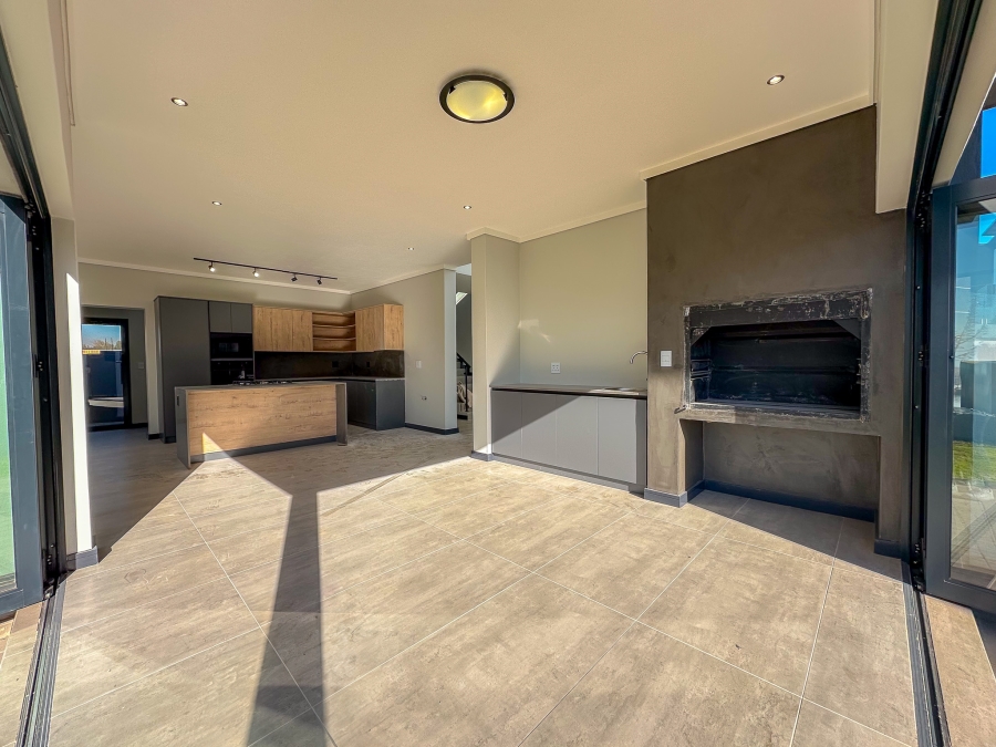 3 Bedroom Property for Sale in Midstream Estate Gauteng