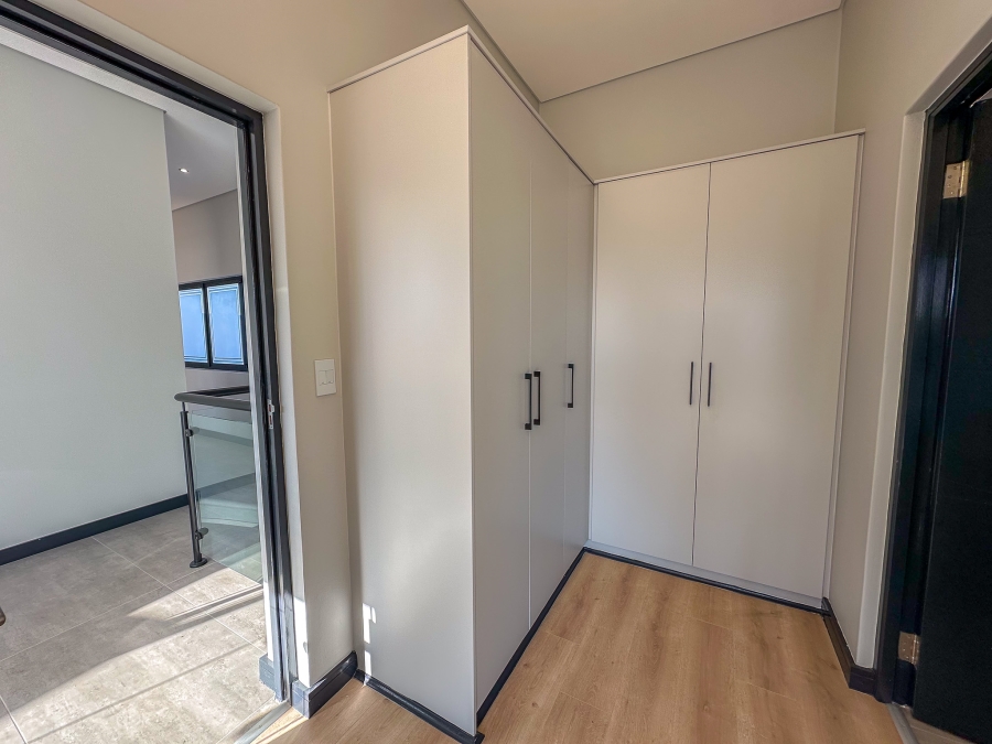 3 Bedroom Property for Sale in Midstream Estate Gauteng