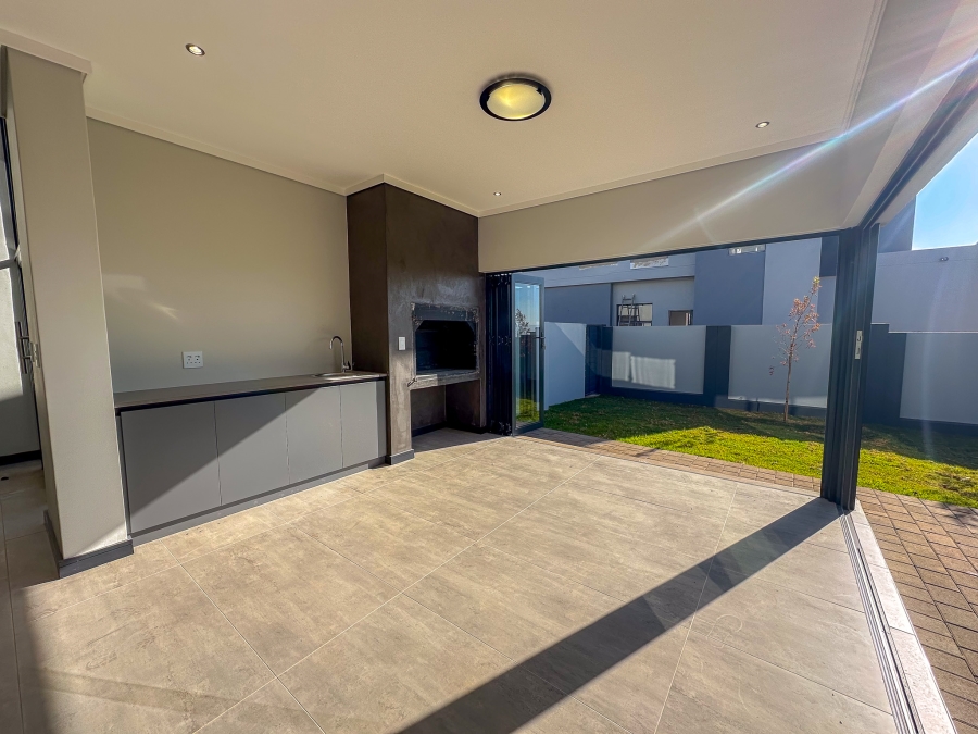3 Bedroom Property for Sale in Midstream Estate Gauteng