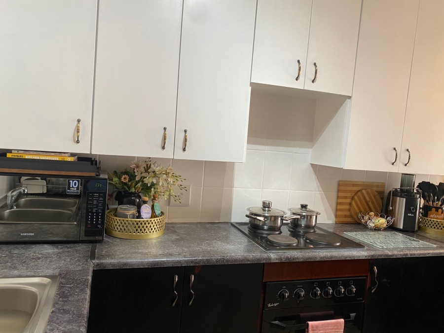 2 Bedroom Property for Sale in Honeydew Gauteng