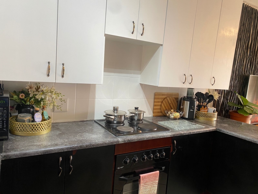 2 Bedroom Property for Sale in Honeydew Gauteng
