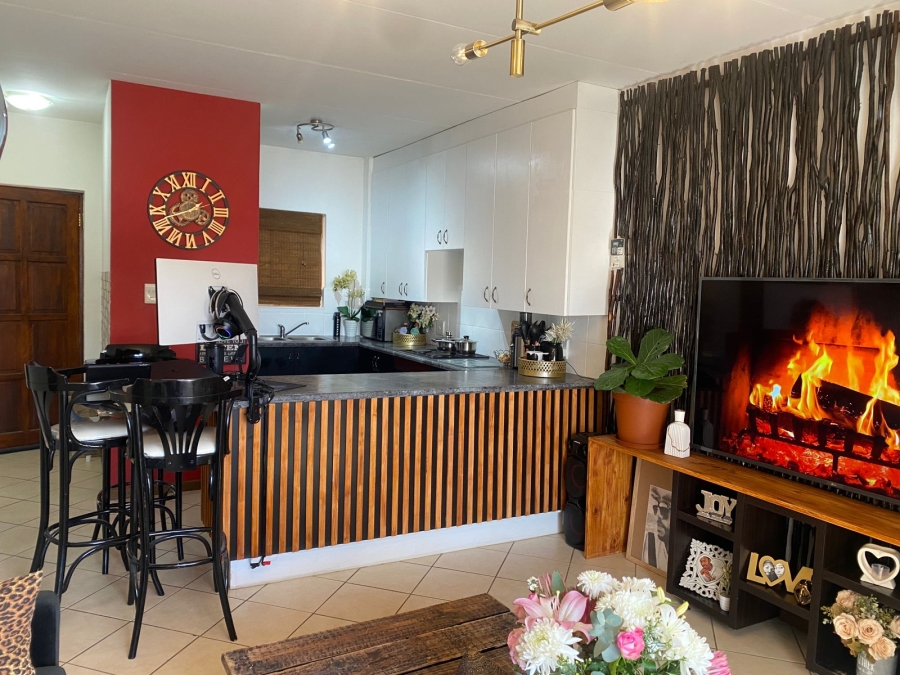 2 Bedroom Property for Sale in Honeydew Gauteng