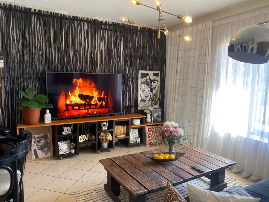 2 Bedroom Property for Sale in Honeydew Gauteng